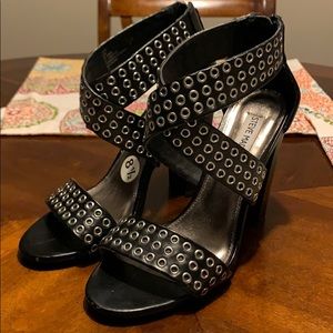 Steve Madden “Serel” Heels